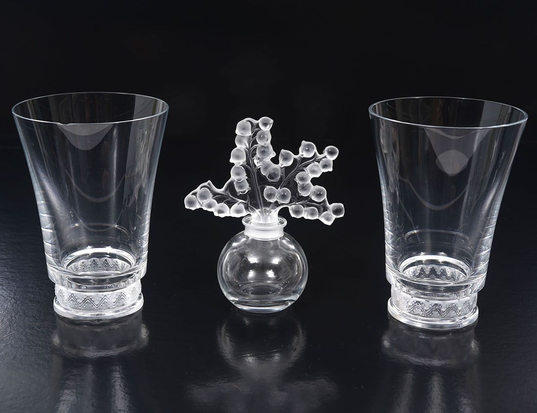 Lalique Two Glasses & Perfume Bottle (1 of 4)