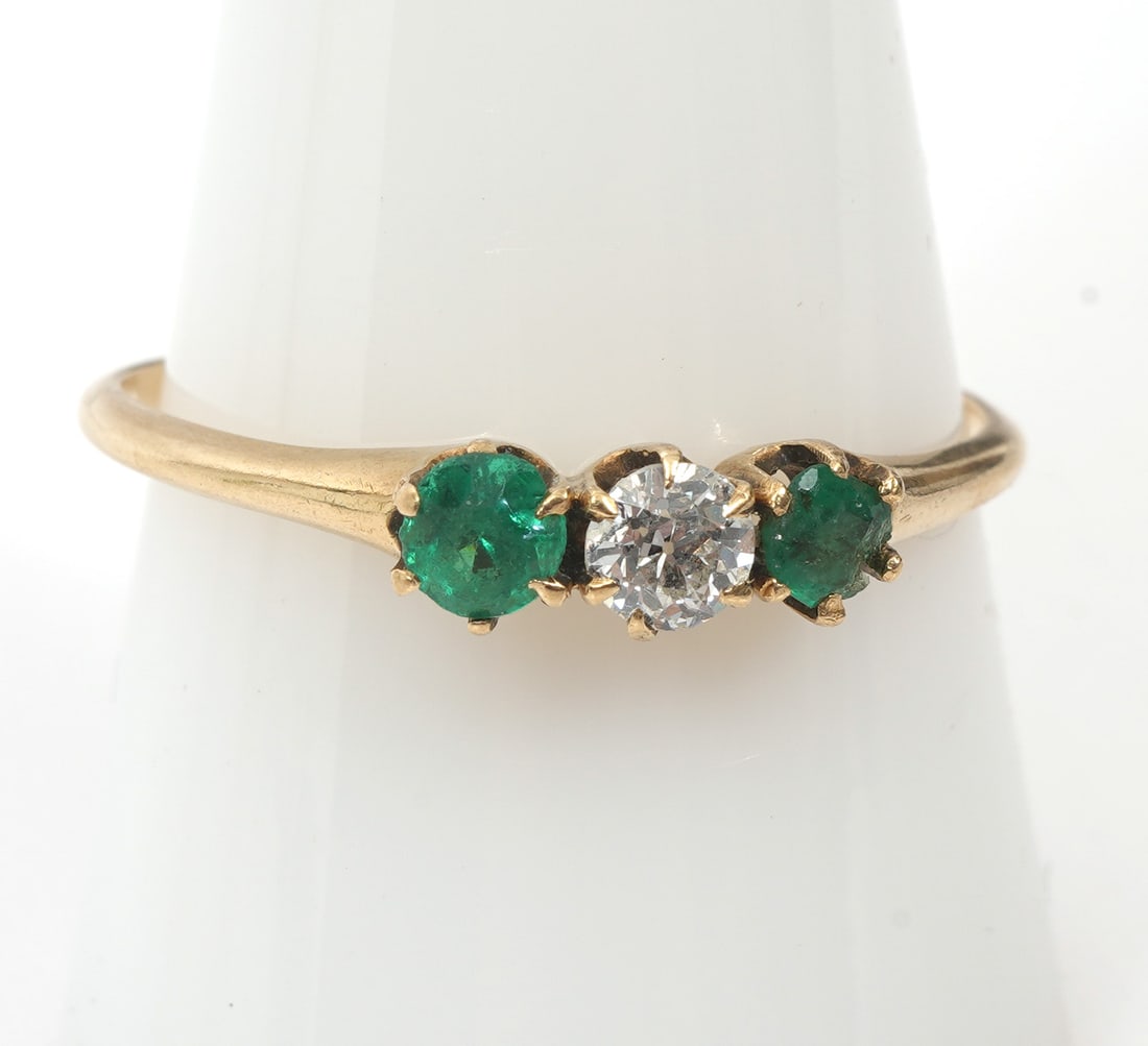 Vintage Diamond & Emerald 14K YG 3 Stone Ring (1 of 6)
