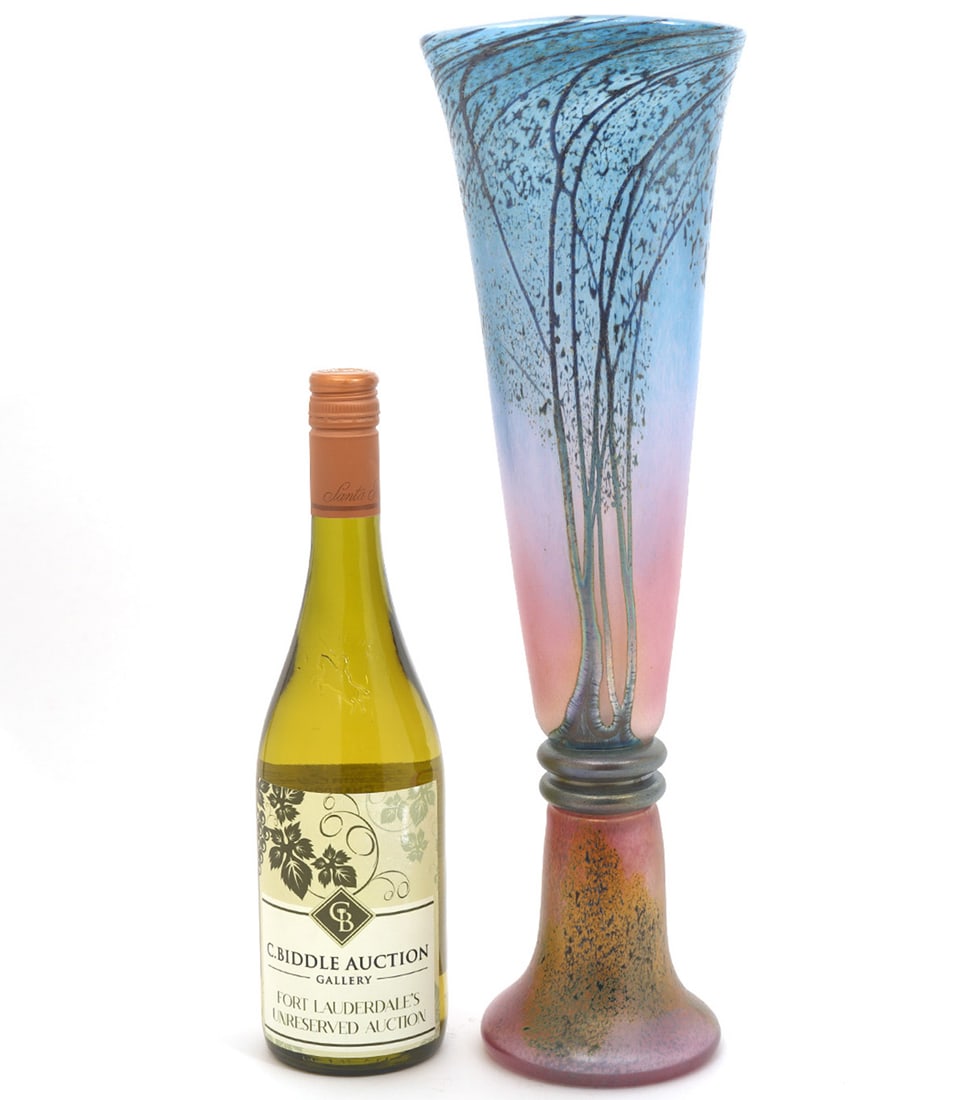 Peet Robinson Fluted Organic-Style Glass Vase (1 of 11)