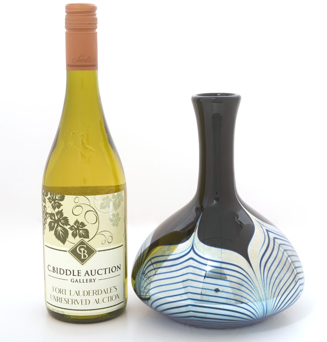 Correia Pulled Feather Iridescent Vase (1 of 6)