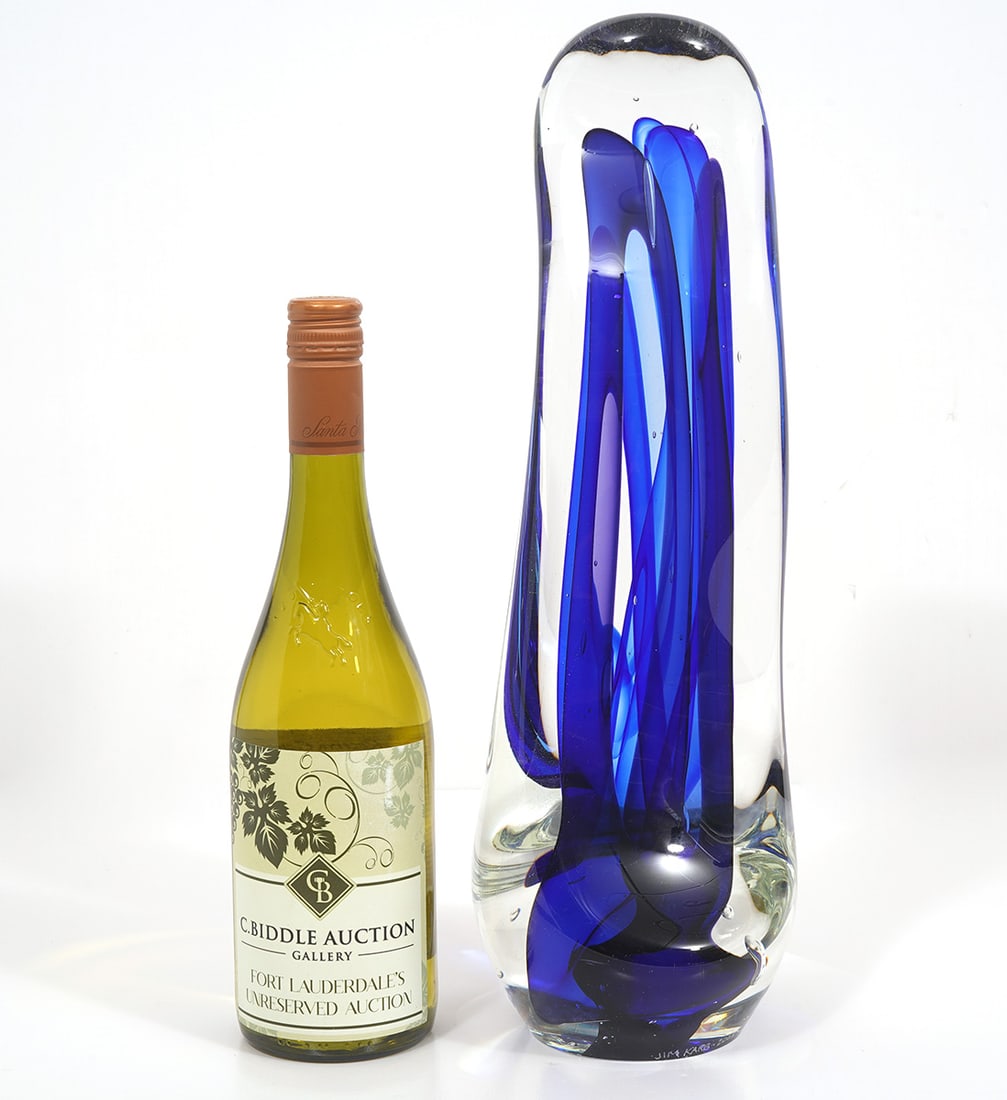 Jim Karg 2003 Art Glass Sculpture: Jim Karg 2003 art glass sculpture features clear and blue abstract forms. Measures 16"H x 5.5"W and is signed on the base. Condition report: Good condition, please examine all photos closely. Contact 