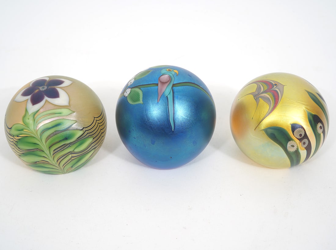 3 Orient & Flume Bird, Fish, Flower Paperweights (1 of 8)