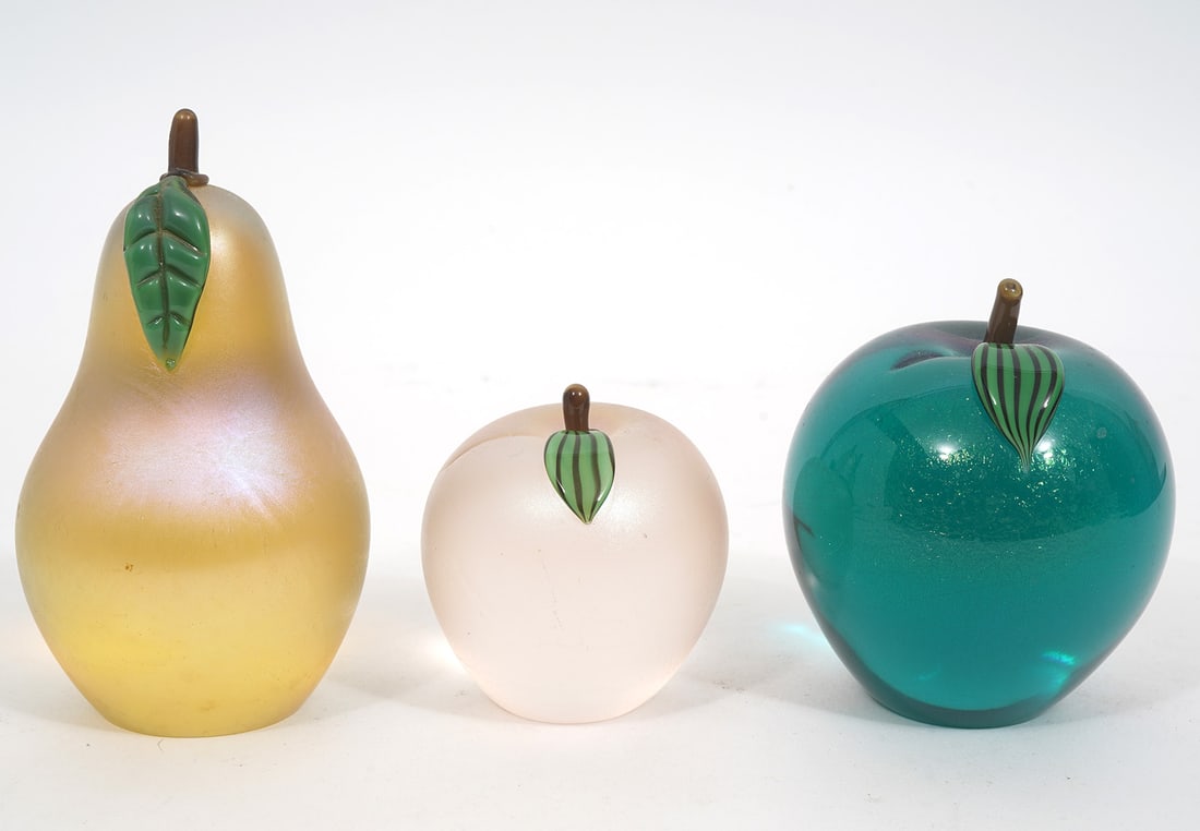 3 Orient & Flume Art Glass Fruit Paperweights (1 of 7)