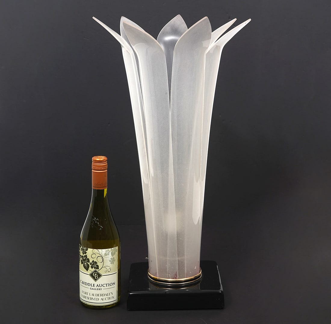 Roger Rougier Sculptural Acrylic Table Lamp (1 of 8)