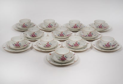 Herend 'Nanking Bouquet' 36 Pc Porcelain Group