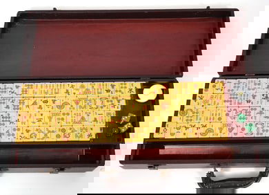 Chinese Mahjong Set Butterscotch Bakelite Pieces
