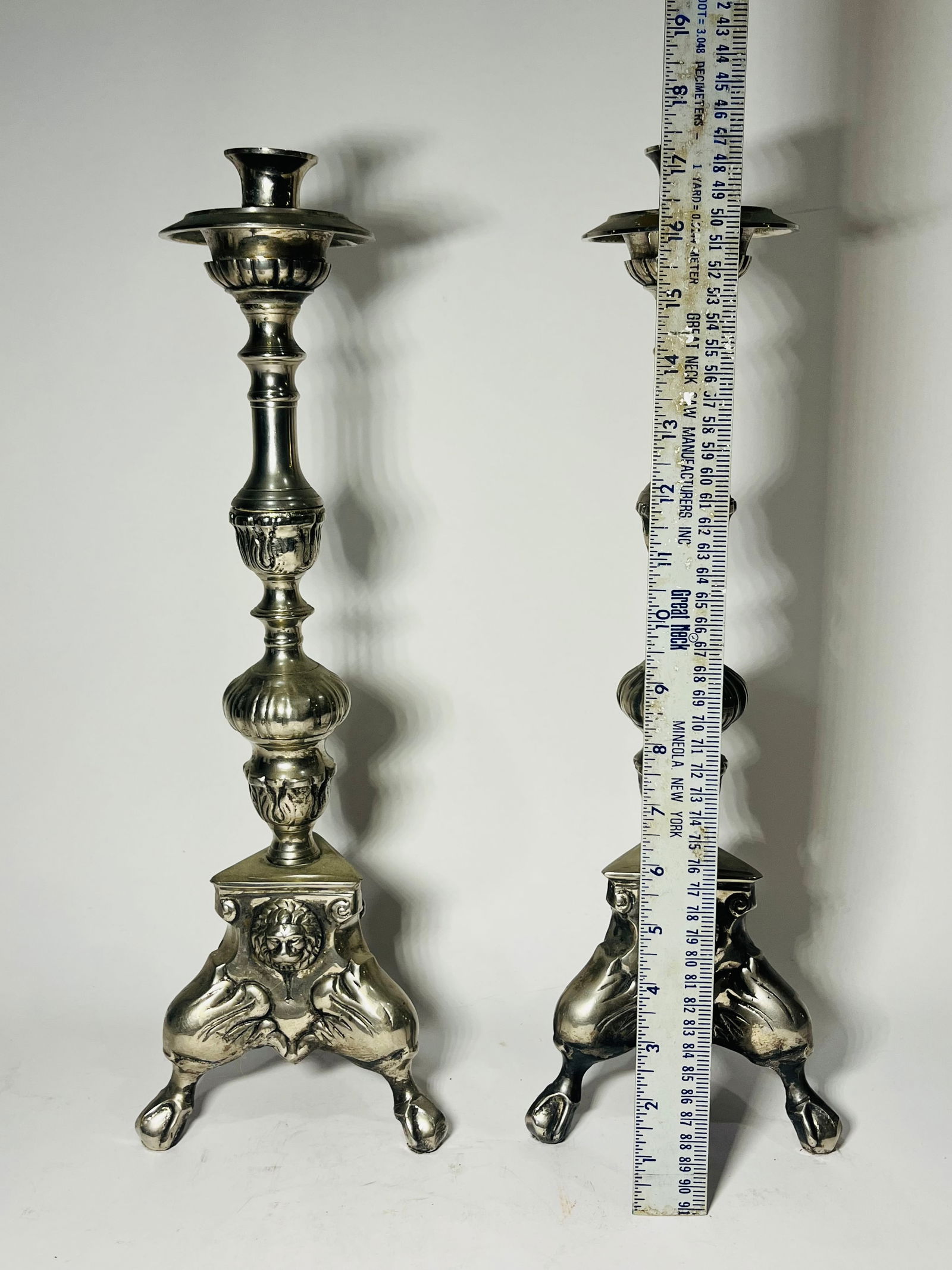 Pair of Silverplate Candlesticks With Lion Heads (1 of 17)