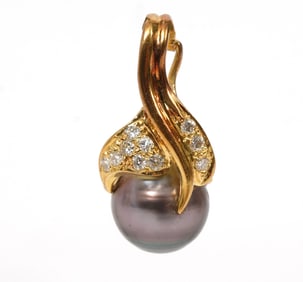 Tahitian Pearl Pendant W/ Diamonds in 18K YG
