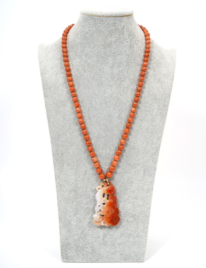 14K YG Carnelian Beads & Pendant Necklace: Carnelian beads and pendant necklace with 14K YG clasp and pendant mount. Necklace measures 12.5’’ L and pendant 2.5’’ L x 1.5’’ W. Condition report: no issues seen, please examine all pho