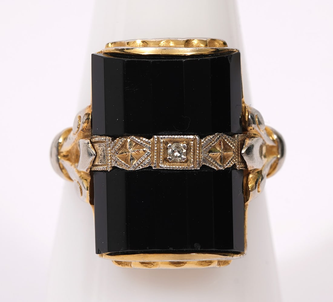 10K Yellow Gold Onyx Ring (1 of 6)
