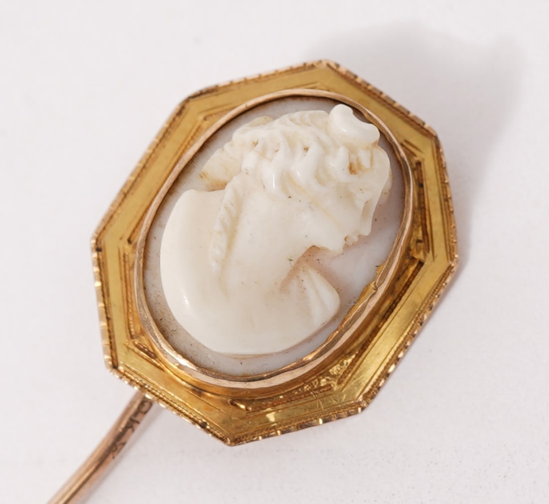 10K Yellow Gold Coral Cameo Stick Pin (1 of 4)