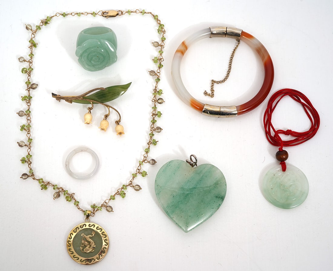 7 Piece Jade and Agate Jewelry Group (1 of 7)
