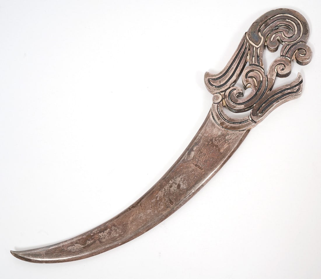 Los Castillo Mexican Sterling Silver Letter Opener: Los Castillo Mexican sterling silver letter opener, hallmarked on back. Measures 7"H x 1.75"W. Weight - 138.1g. Condition report: Good condition, please examine all photos closely. Contact C. Biddle A