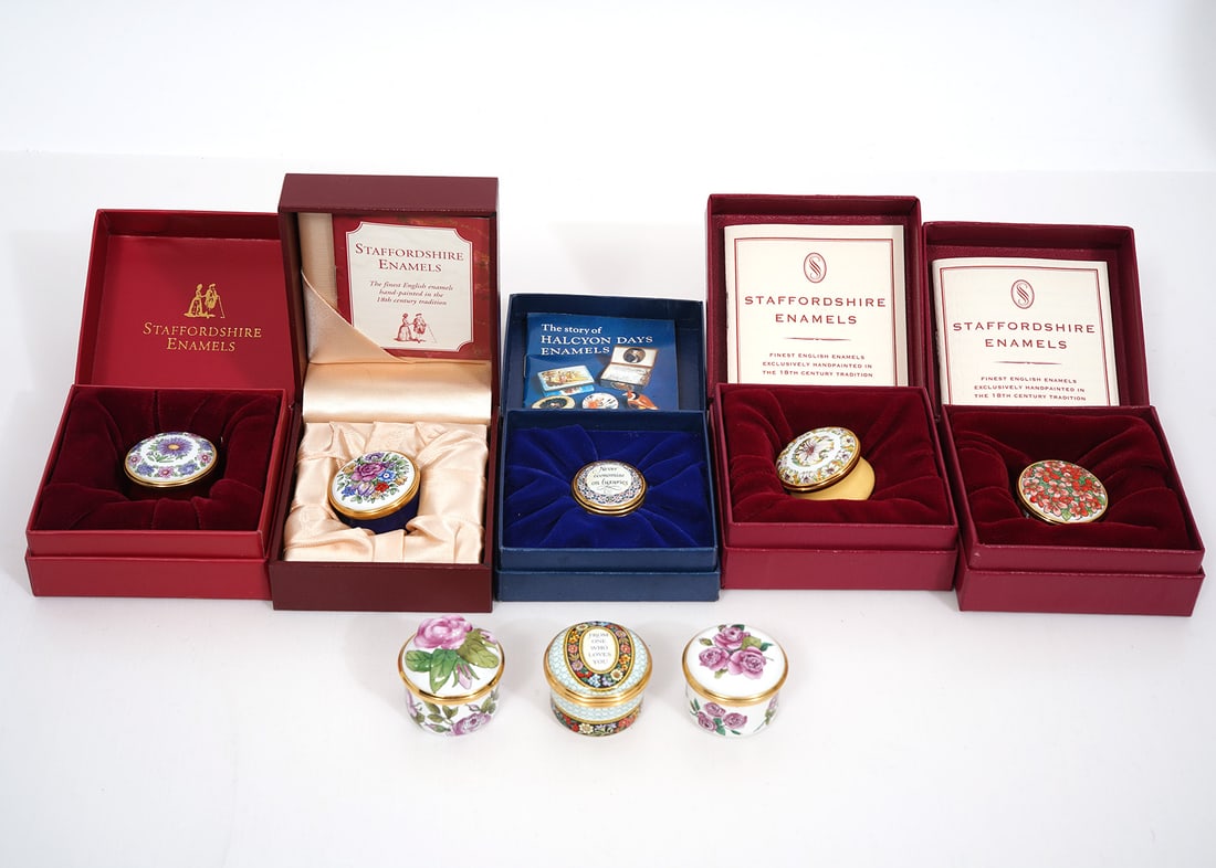 8Pcs Halcyon Days & Staffordshire Trinket Boxes (1 of 5)