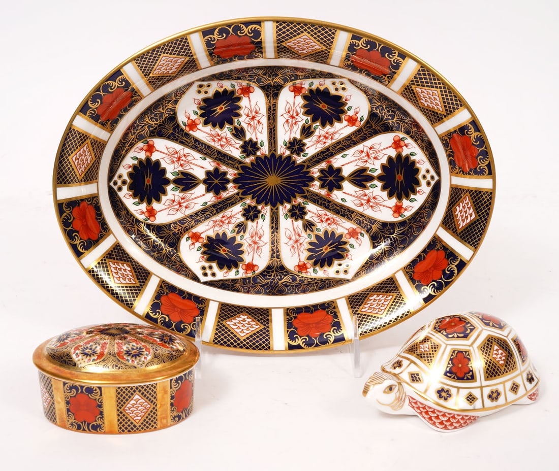 Old Imari' Vegetable Bowl, Turtle & Lidded Box (1 of 7)