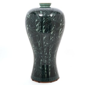 Chinese Porcelain Bamboo Designed Vase