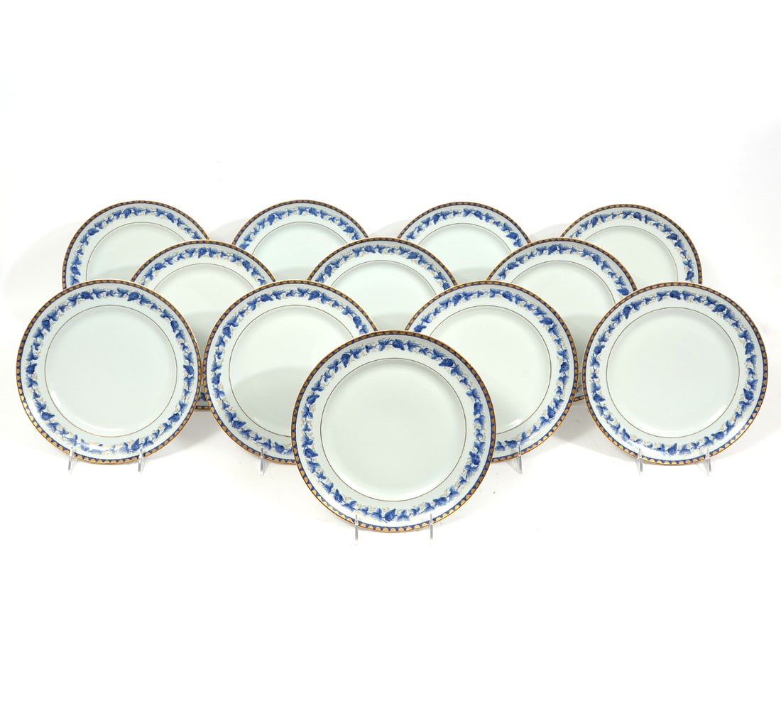 12 Dinner Plates 'Douro' by VISTA ALEGRE: 12 Dinner Plates in ‘'Douro" pattern by VISTA ALEGRE, measure 10’’ D. Condition report: no issues, please see all photos. Contact C. Biddle Auction Gallery for more detailed information. C. Bidd
