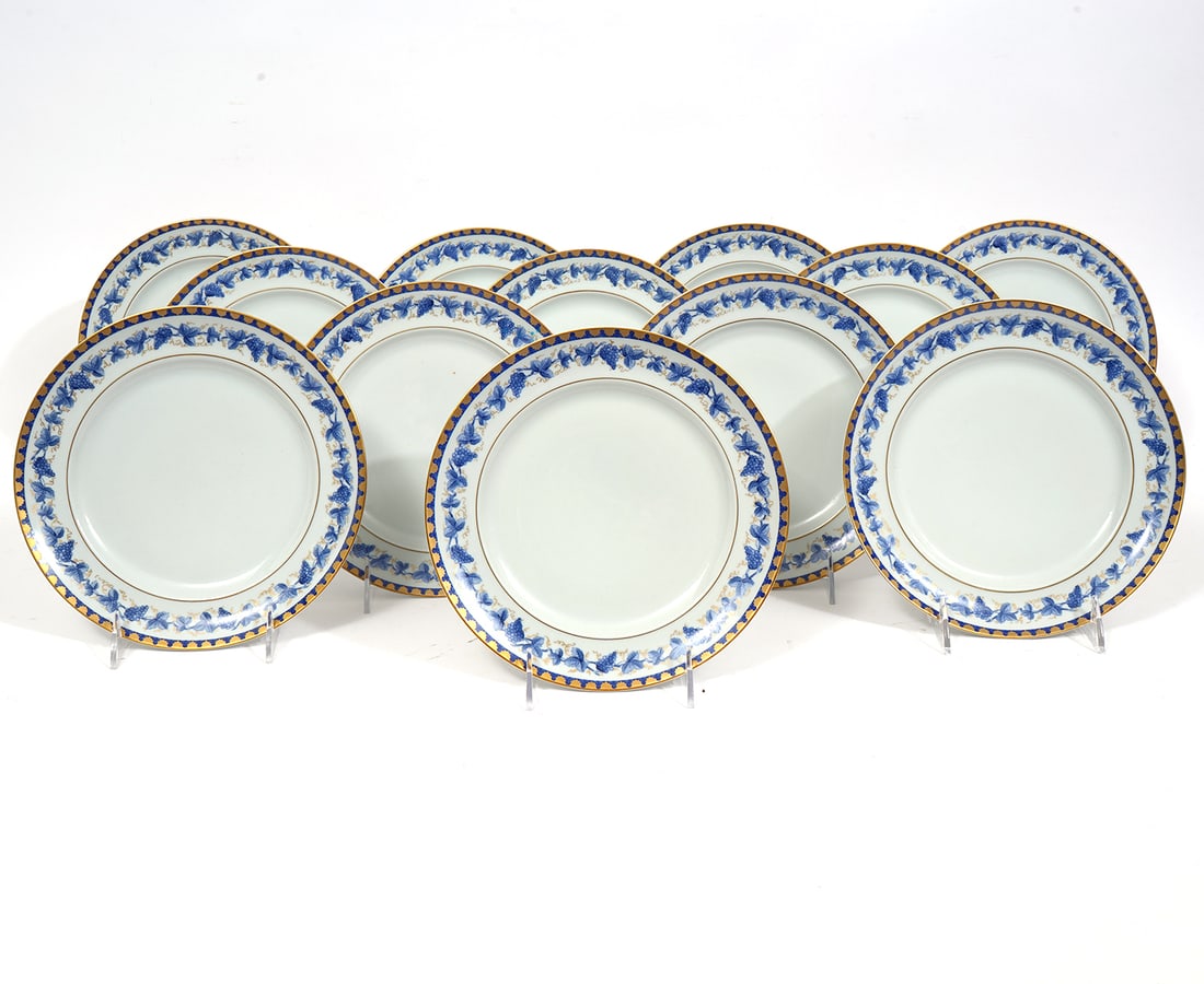 12 Salad Plates 'Douro' by VISTA ALEGRE: 12 Salad Plates ‘’Douro'' by VISTA ALEGRE, measure 8.75’’ D. Condition report: good condition, no issues, please see all photos. Contact C. Biddle Auction Gallery for more detailed information