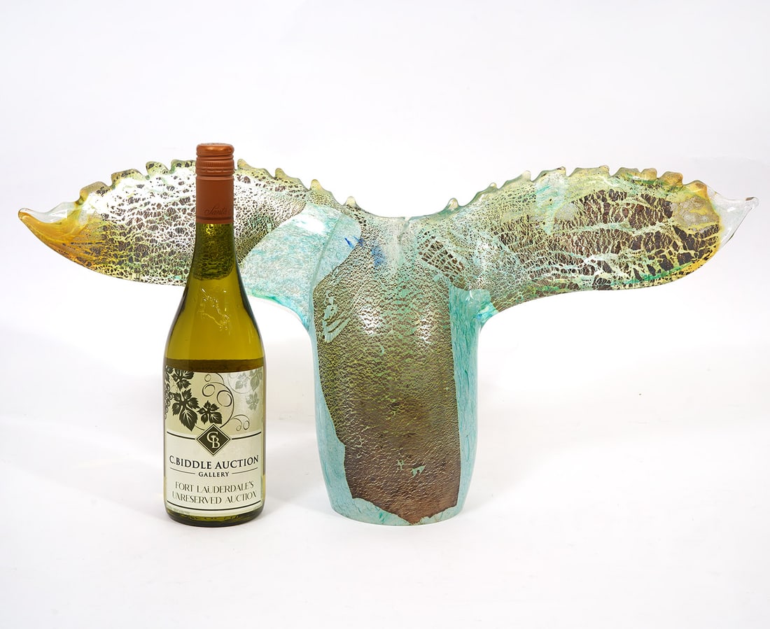 Randy Schaffer Makai Glass Whale Tail: Randy Schaffer for Makai Glass (Maui, Hawaii) art glass whale tail sculpture is signed underside and dated 2014. The Hawaiian word "Makai" means "Toward the Sea". Sculpture measures 11"H x 25"W. Condi