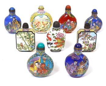 9 Chinese Snuff Bottles in Case