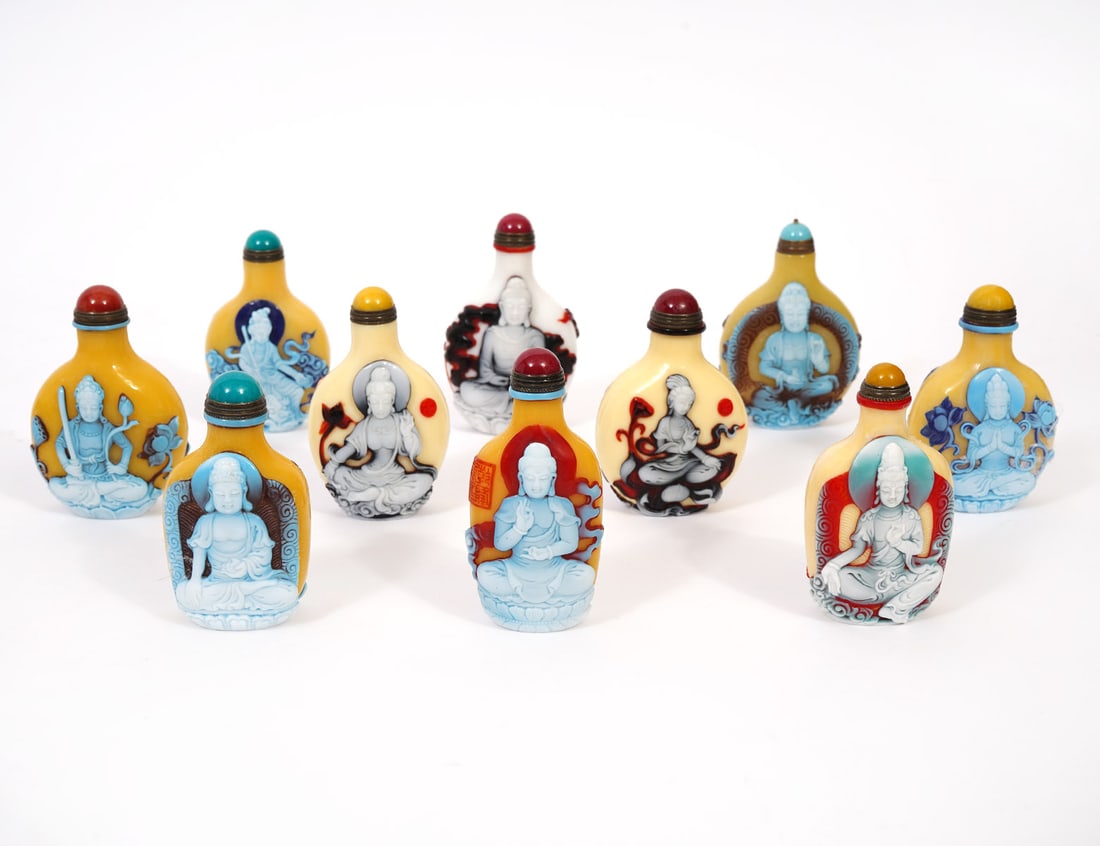 10 Chinese Peking Glass Guanyin Snuff Bottles (1 of 19)