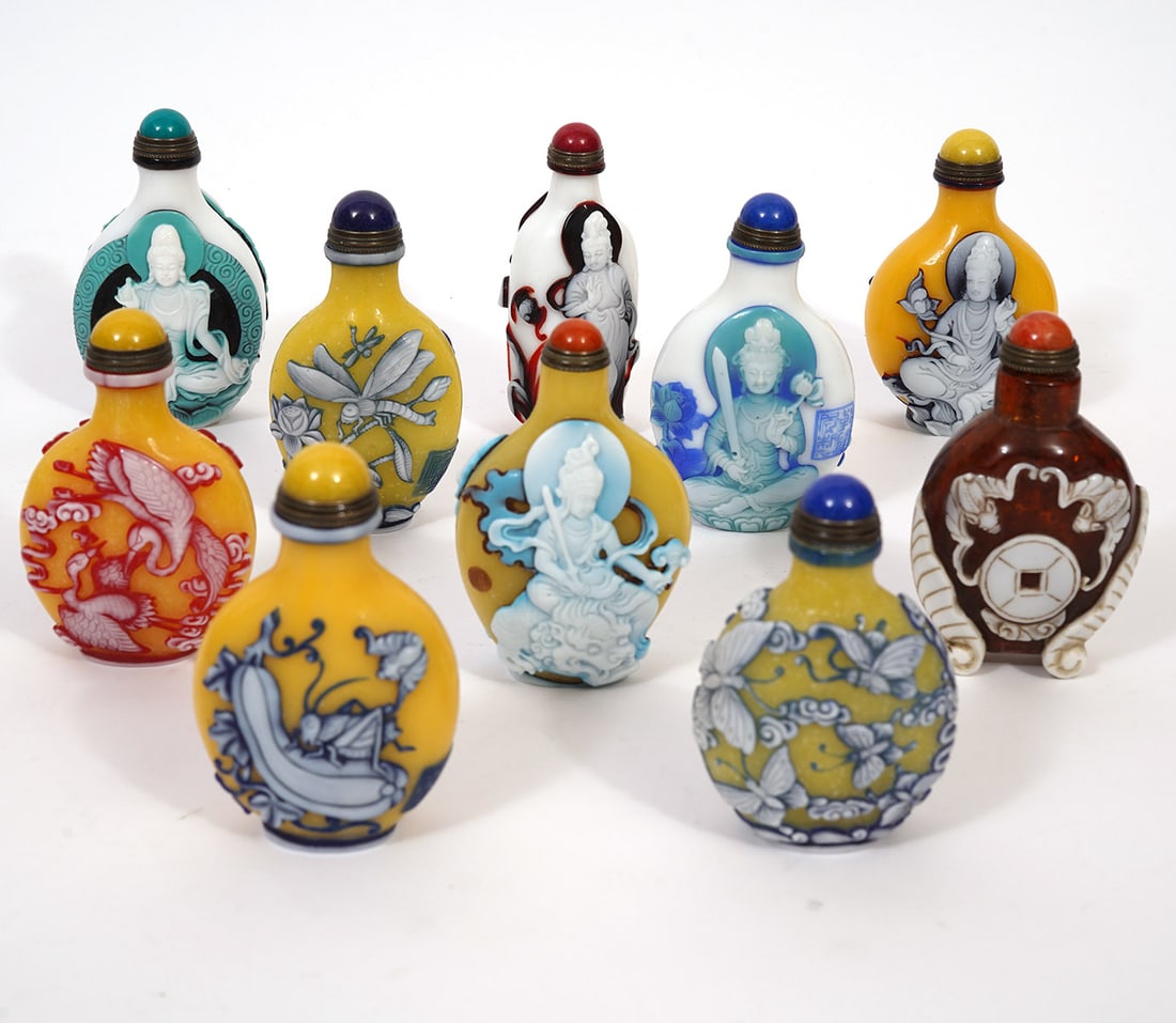10 Chinese Peking Glass Mixed Motif Snuff Bottles (1 of 19)
