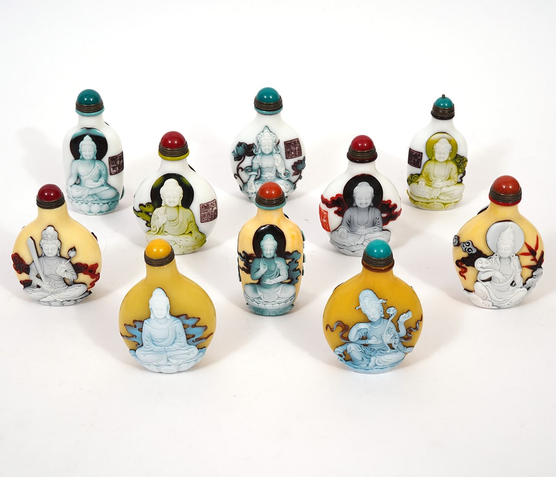 10 Chinese Peking Glass Guanyin Snuff Bottles (1 of 14)