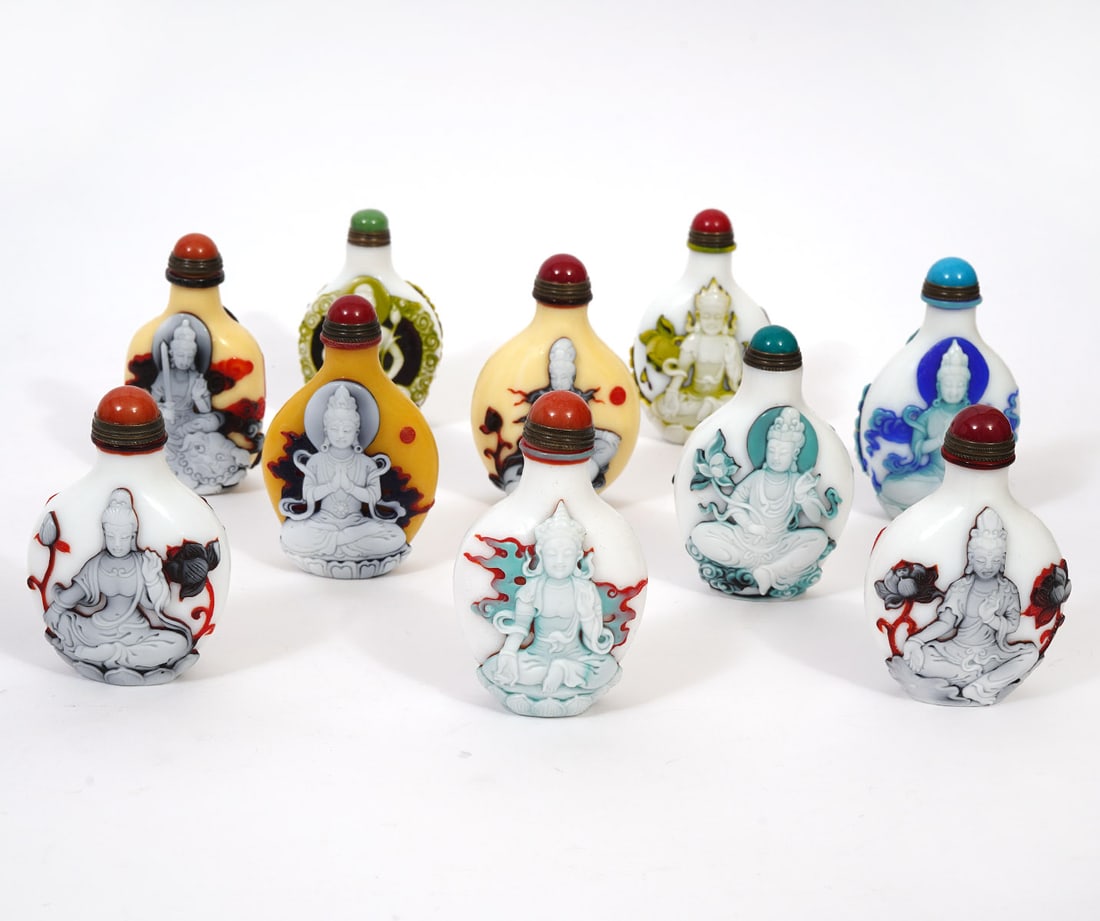 10 Chinese Peking Glass Guanyin Snuff Bottles (1 of 19)