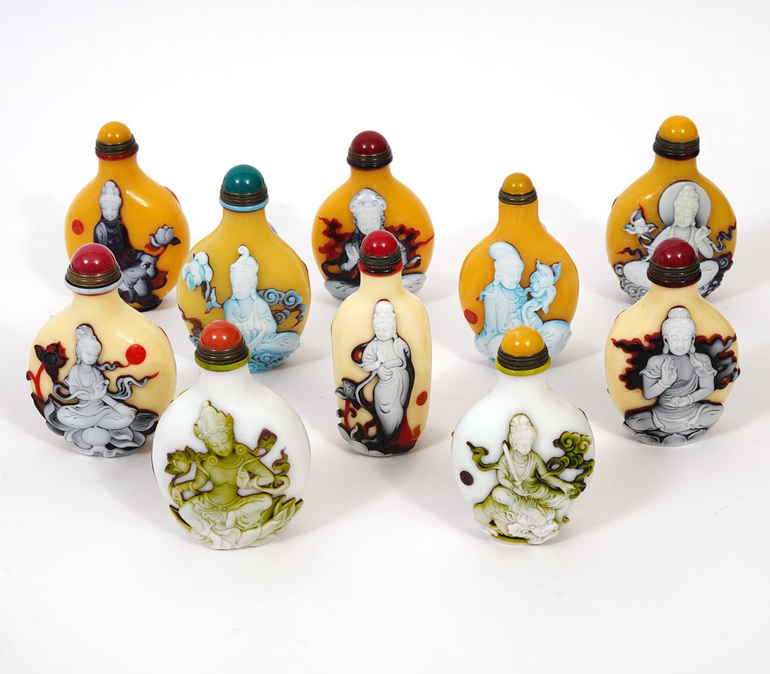 10 Chinese Peking Glass Guanyin Snuff Bottles (1 of 19)