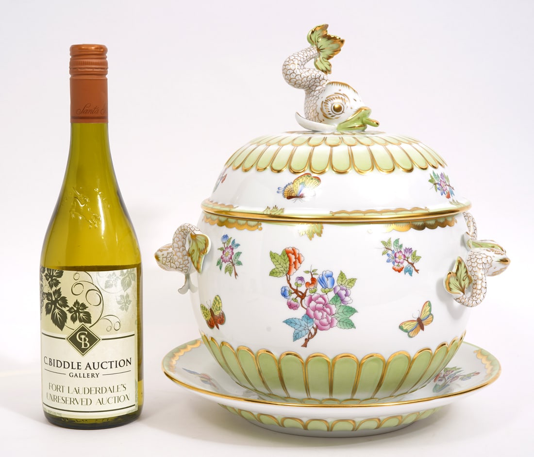 Herend 'Queen Victoria' Tureen and Underplate (1 of 9)