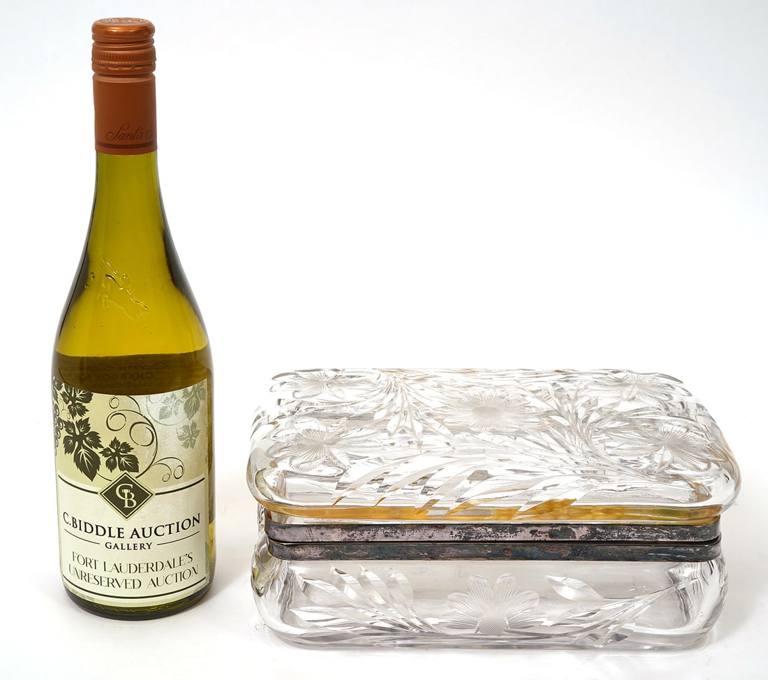 Cut-Crystal Floral Motif Vanity Box (1 of 8)