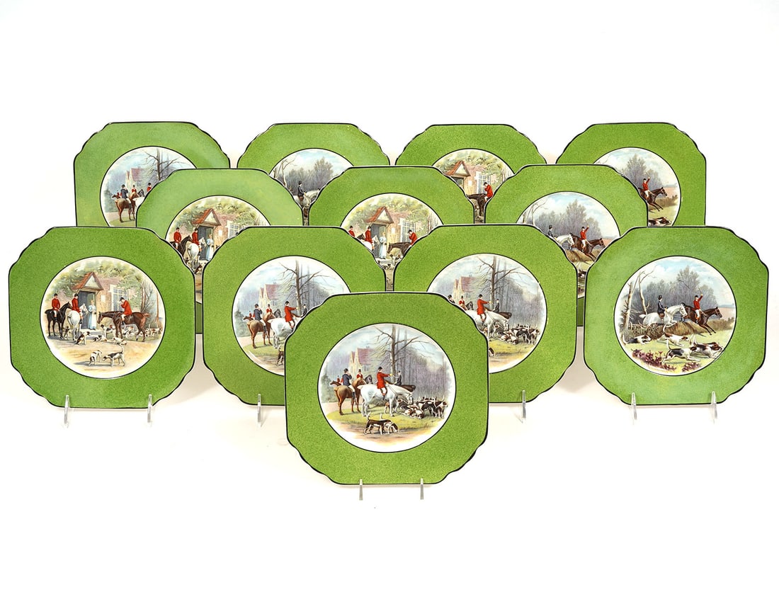 12 Wedgwood Green Plates with Hunting Scenes (1 of 10)