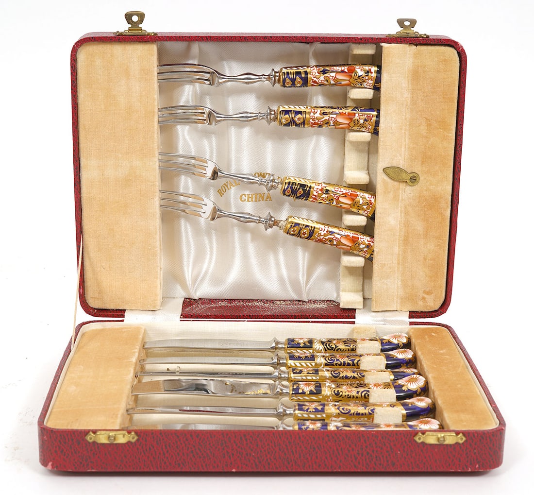 10 Pcs Royal Crown Derby Imari Partial Fish Set (1 of 5)