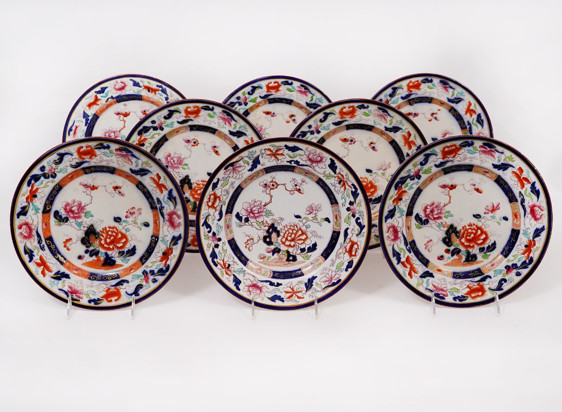 English Floral Imari Pattern Plates 8 Pcs: 8 Pieces of English floral Imari pattern 10" dinner plates, marked "No.7" underside. Condition report: Some surface wear, paint loss throughout, please see all photos. Contact C. Biddle Auction Galler
