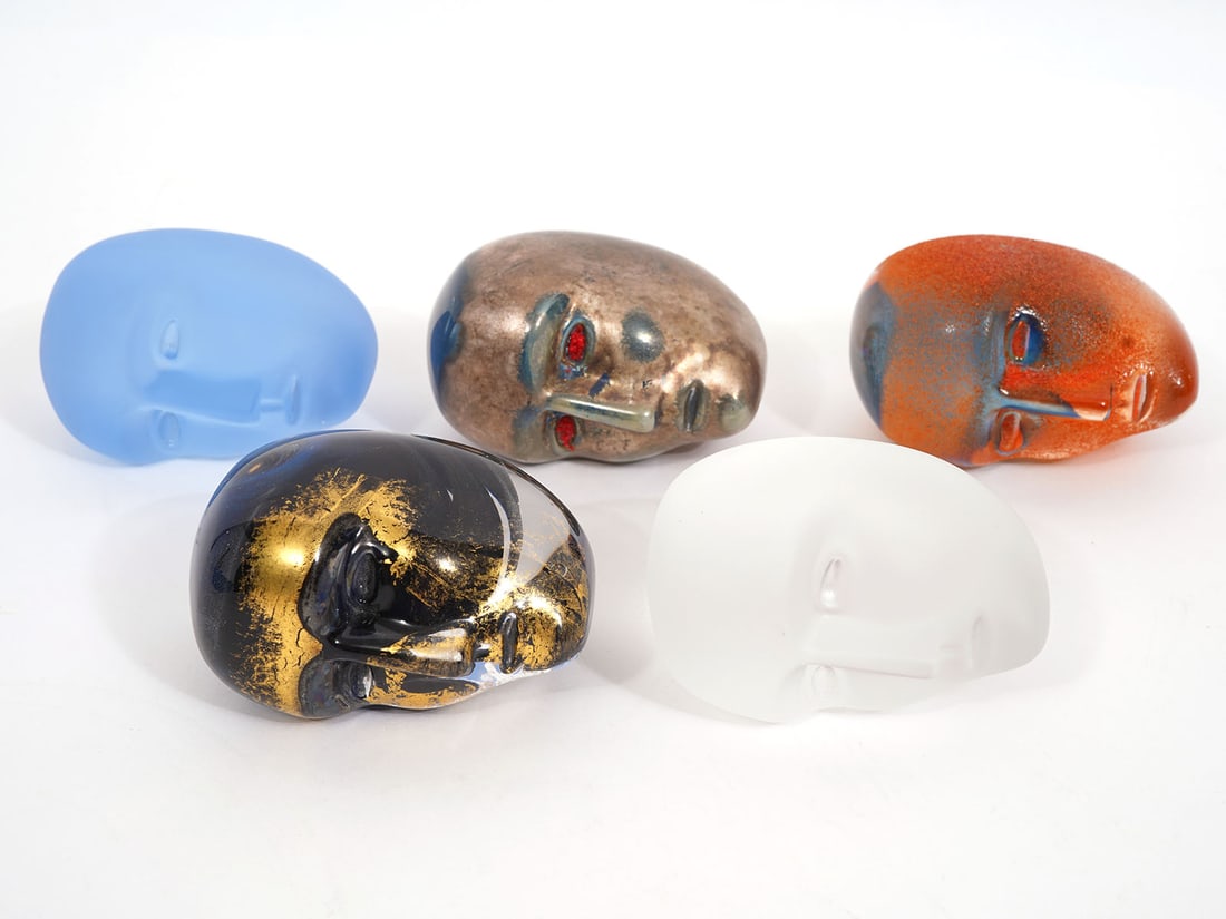 5 Bertil Vallien Kosta Boda Art Glass Sculptures: Bertil Vallien, Sweden (Born 1938). Well known Swedish glass artist famous for his many sand casted sculptures like 'Brains', this is a group of 5 in assorted colors all signed under the chin. Measure