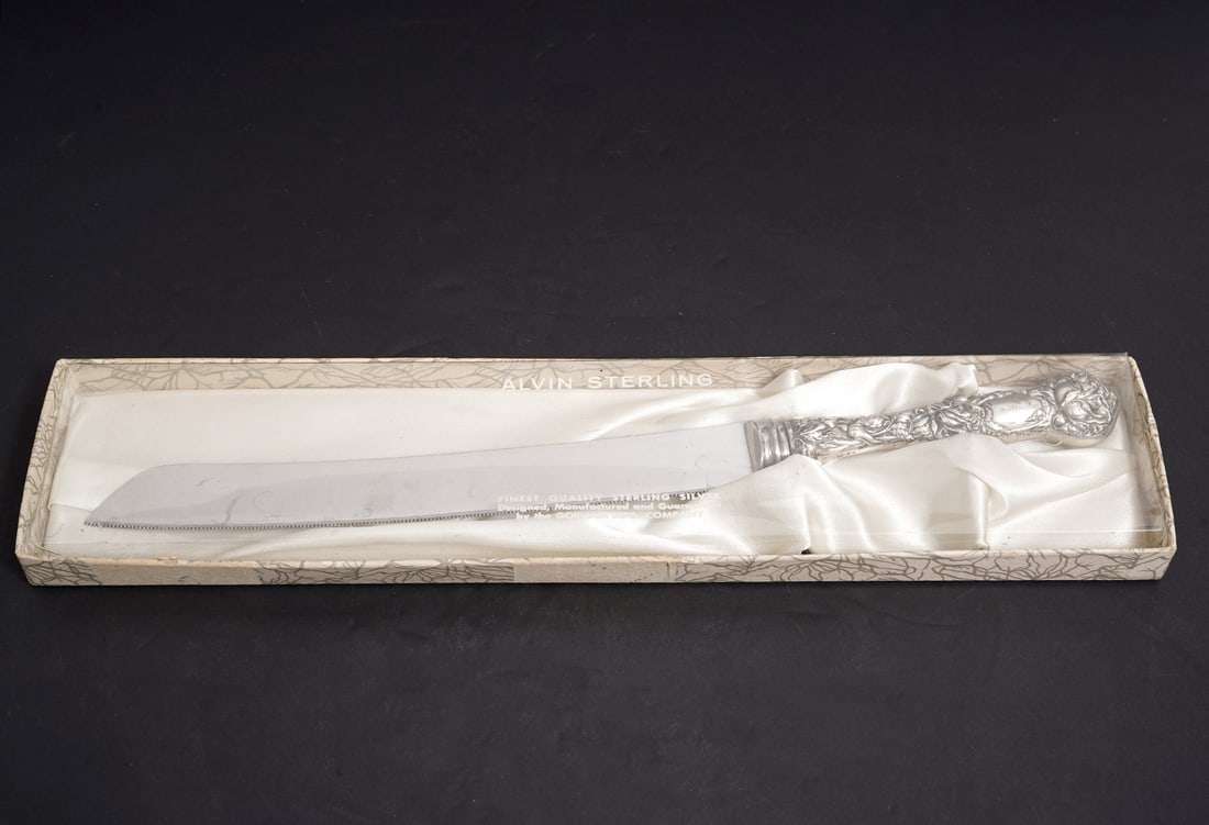 Alvin by Gorham Sterling Silver Bread Knife (1 of 6)