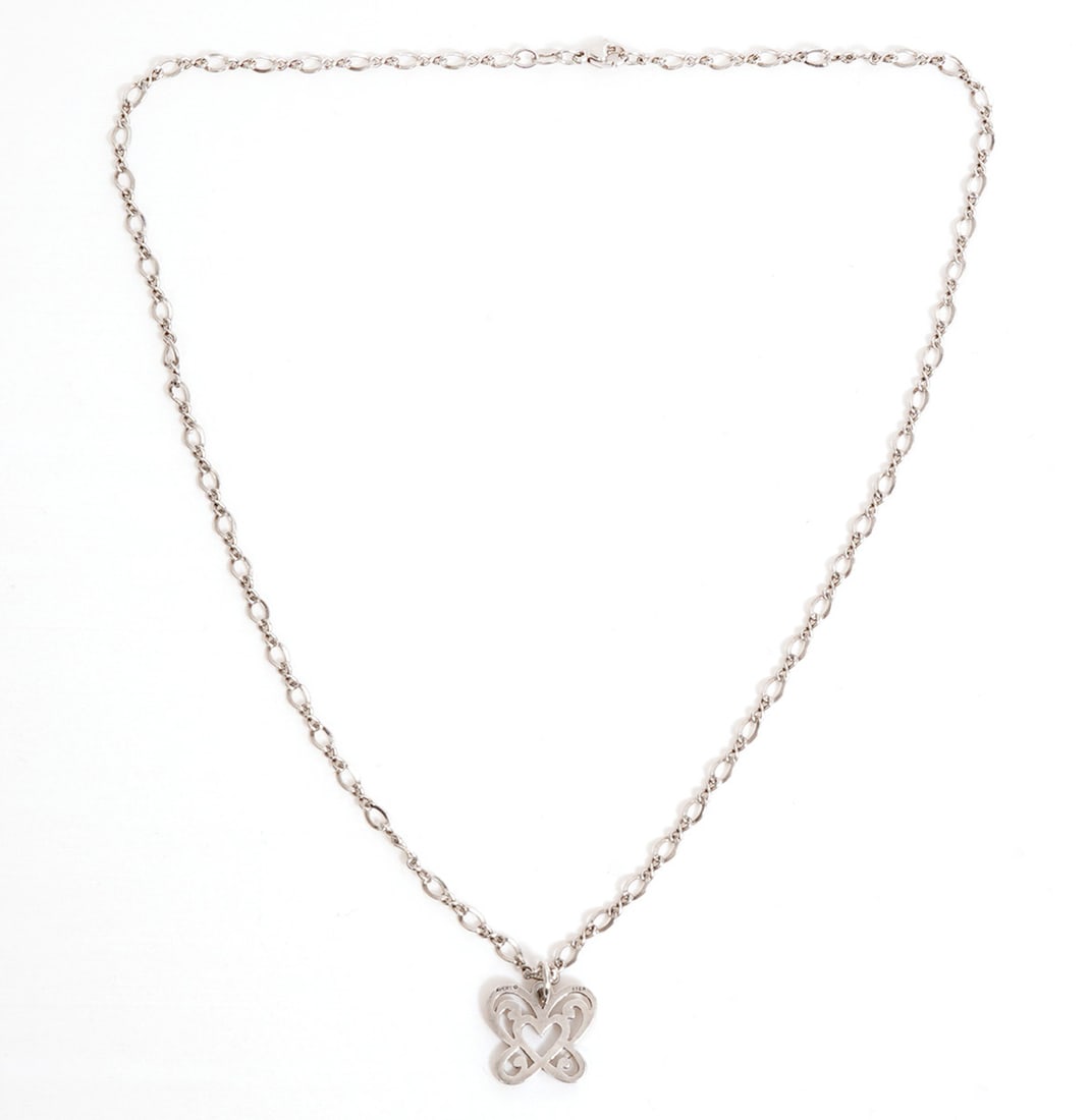 James Avery Sterling Silver Butterfly Necklace: James Avery sterling silver butterfly pendant necklace is hallmarked on chain and butterfly and weighs 6.7g. Chain is 17" long. Condition report: Good condition, please examine all photos closely.