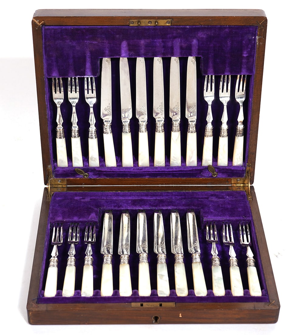 English MOP and Silver-Plate Dessert Set Cased (1 of 5)