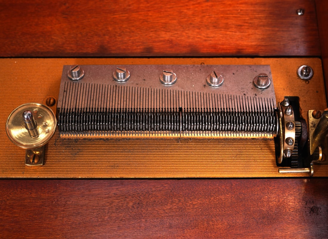 Antique 19th C. Regina Music Box - 9
