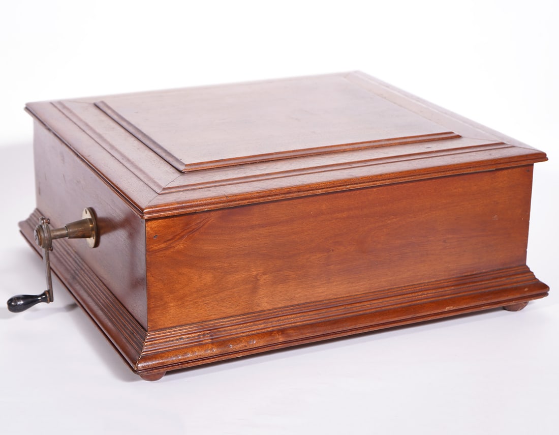 Antique 19th C. Regina Music Box - 7