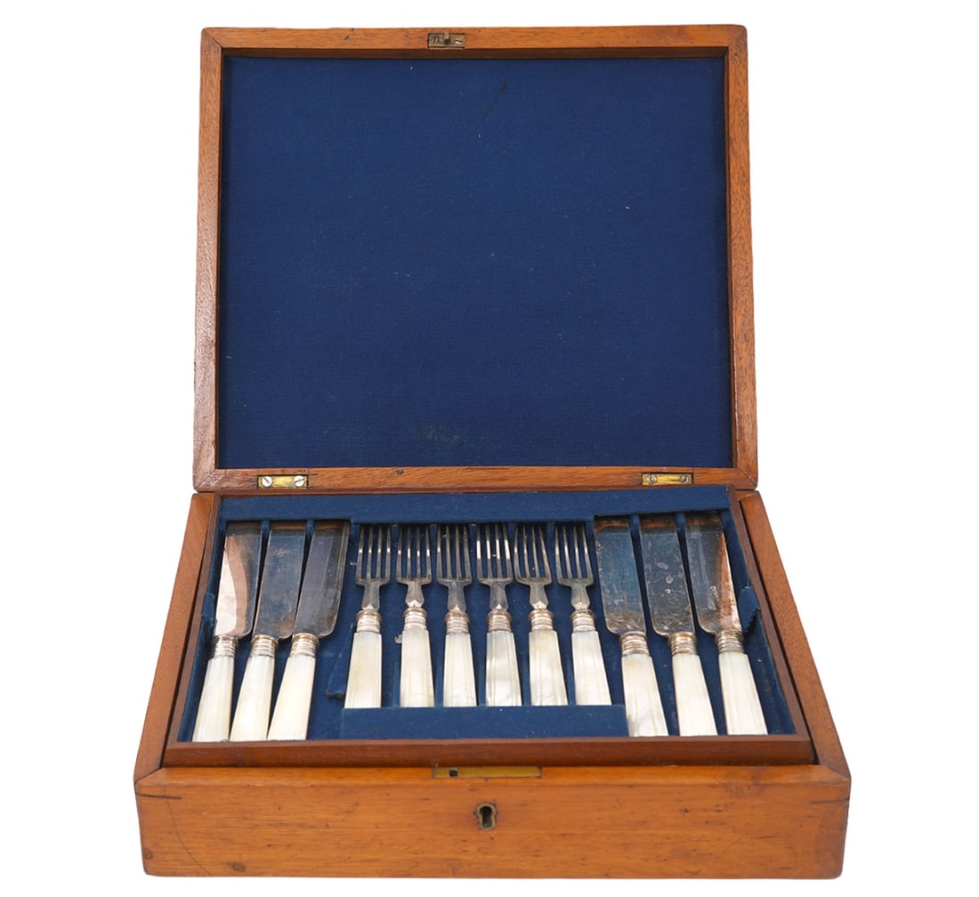 English Silver-Plate and MOP Flatware for 6 Cased: English silver-plate with mother of pearl handles flatware for 6 in travel case. English hallmarks on knife blades. Case measures 11.5"L x 9.5"W x 3"H. Condition report: Good condition, please examine