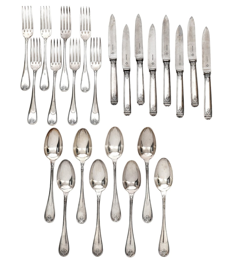 Christofle Malmaison Empire Old Style Flatware: Christofle Malmaison Empire (Old Style) silver-plate dinner flatware set for 8 features a palm leaf motif. Condition report: Common wear for age and use, please examine all photos closely. Contact C. 