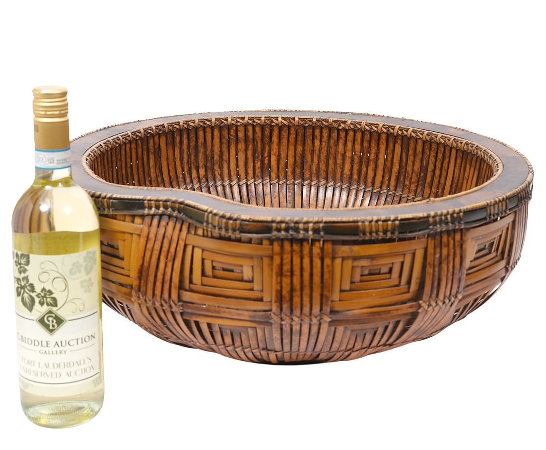 Large Japanese Artisanal Takesonosai-Style Basket: Large Japanese artisanal woven basket features the style of Higashi Takesonosai (similar to "Sound of the Ocean"), with bamboo/rattan, unfolding twill plaiting (hiraki ajiro ami) and hanakago construc