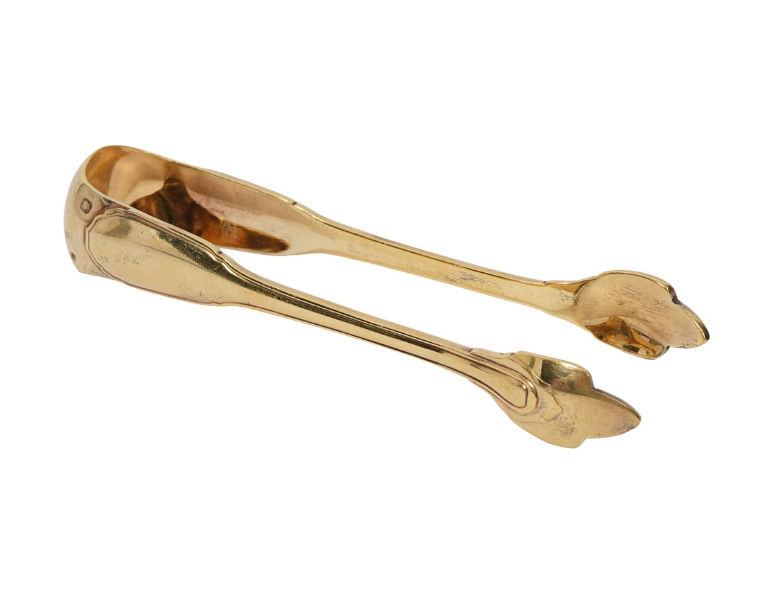 Emile Puiforcat 950 Silver Gilt Sugar Tongs: Emile Puiforcat French 950 silver gilt sugar tongs. Measures 4.5" L. Weight - 40.9g. Condition report: Good condition, please examine all photos closely. Contact C. Biddle Auction Gallery for more det