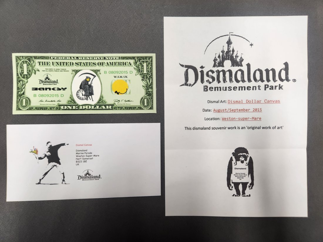 Banksy (born: Bristol, UK 1974), (after),1 Dollar Note Canvas + Ticket Dismaland: Banksy (born: Bristol, UK 1974), (after),1 Dollar Note + Ticket DismalandSize:20.8 cm x 8.5 cmWe ship with a tracking number, we offer combined shipping. For any questions, please contact us. You and 