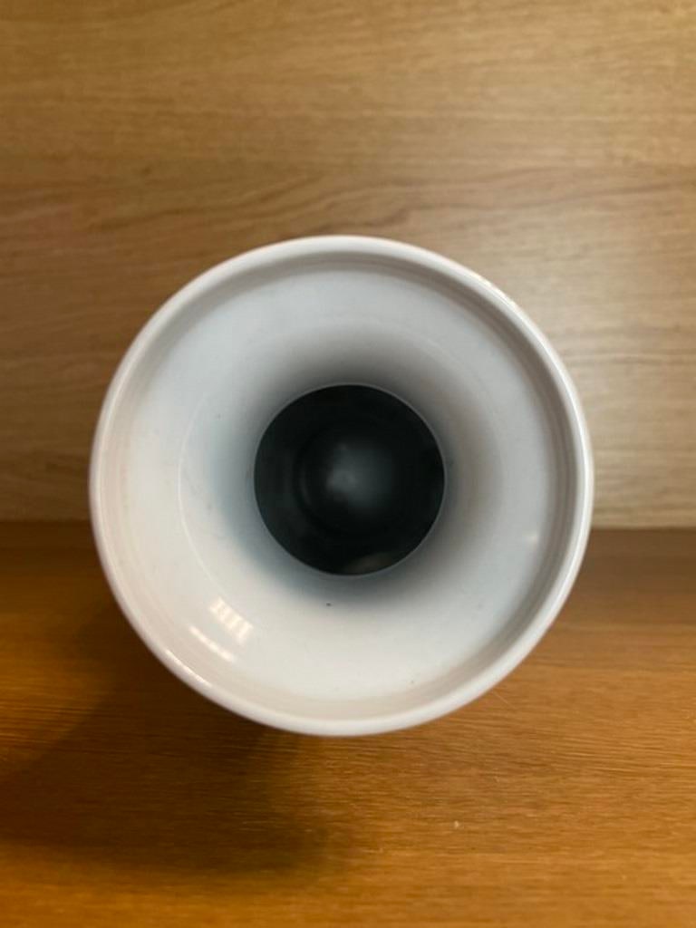 Vintage Chinese Porcelain Vase â€“ Qianlong Mark â€“ Hand-Painted  - 3