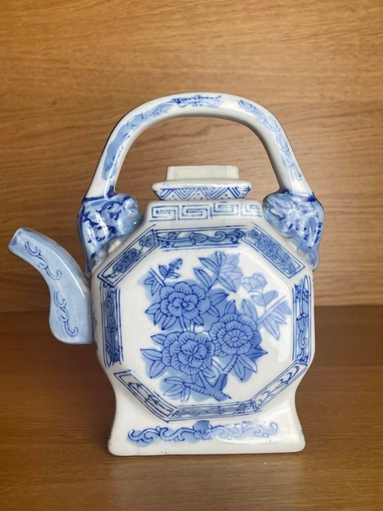 Vintage Porcelain Blue & White Teapot Sake Pot, Asian Oriental Octagon Shape - 3
