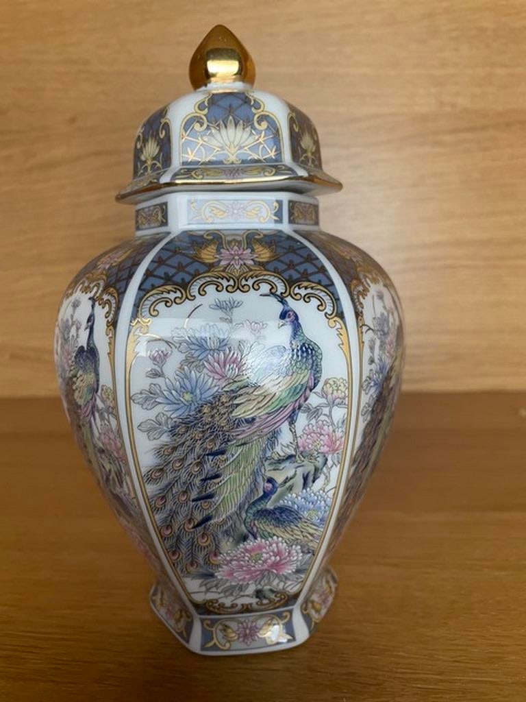 Japanese Oriental Peacock motif Traditional porcelain Pot Jar Urn gold trim lid - 2