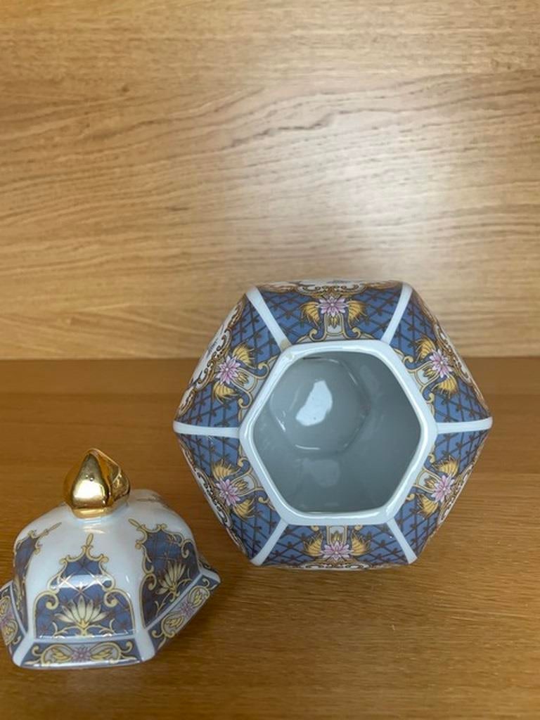 Japanese Oriental Peacock motif Traditional porcelain Pot Jar Urn gold trim lid - 3