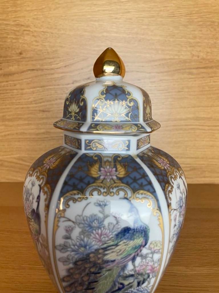 Japanese Oriental Peacock motif Traditional porcelain Pot Jar Urn gold trim lid - 5